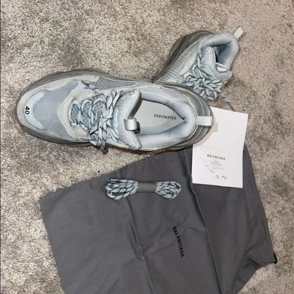 BALENCIAGA triple S Shoes - Picture 2 of 3
